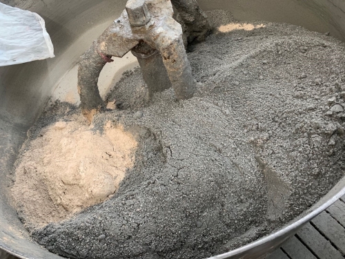 微膨胀可塑料